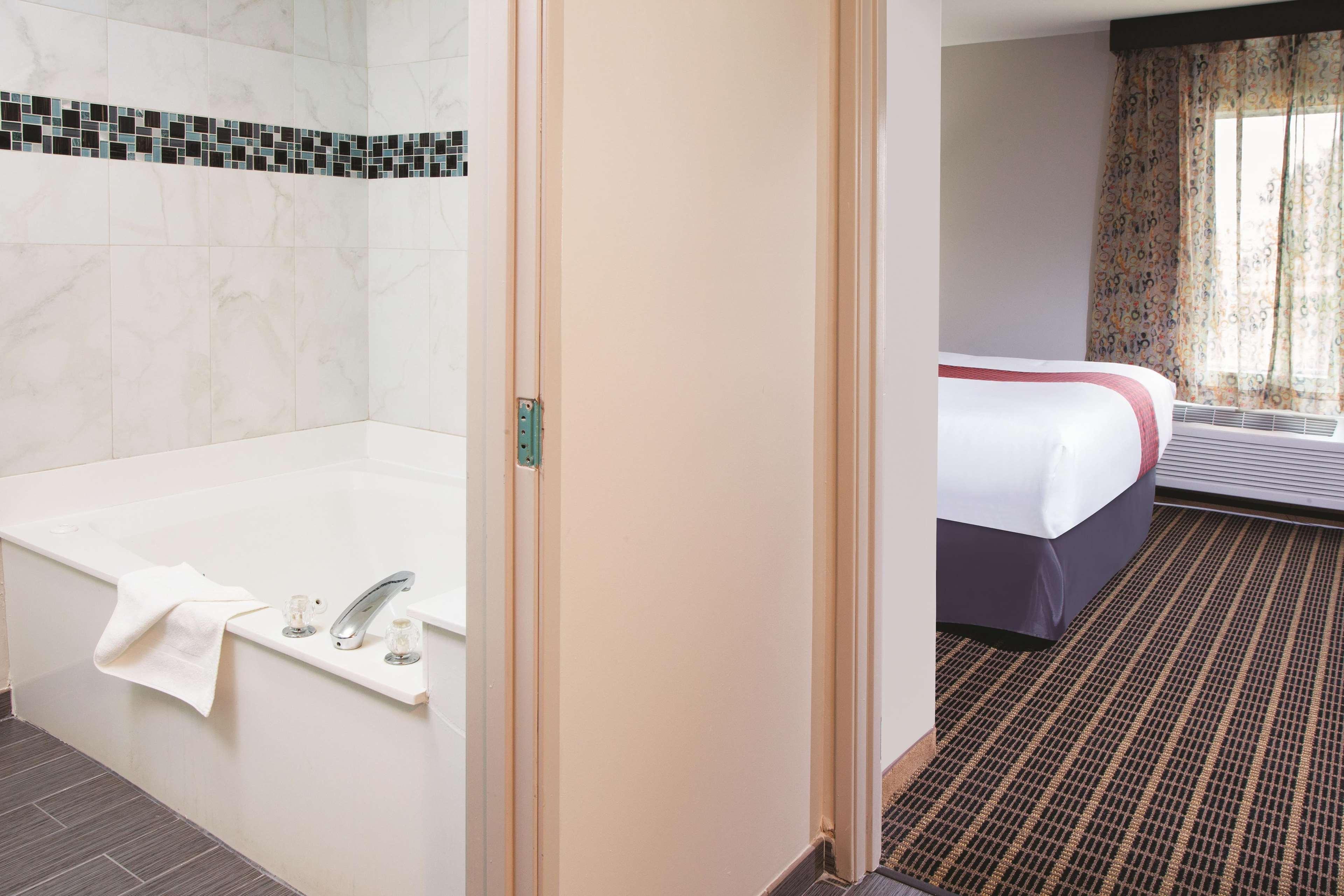 La Quinta By Wyndham Rockford Hotel Eksteriør billede